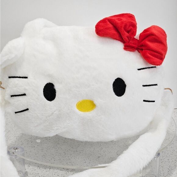 Hello Kitty, fluffy purse. Has handles and a strap. New - Picture 2 of 4